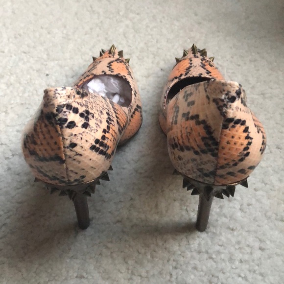 Rachel by Rachel Roy Studded snakeskin heels. - Picture 4 of 8